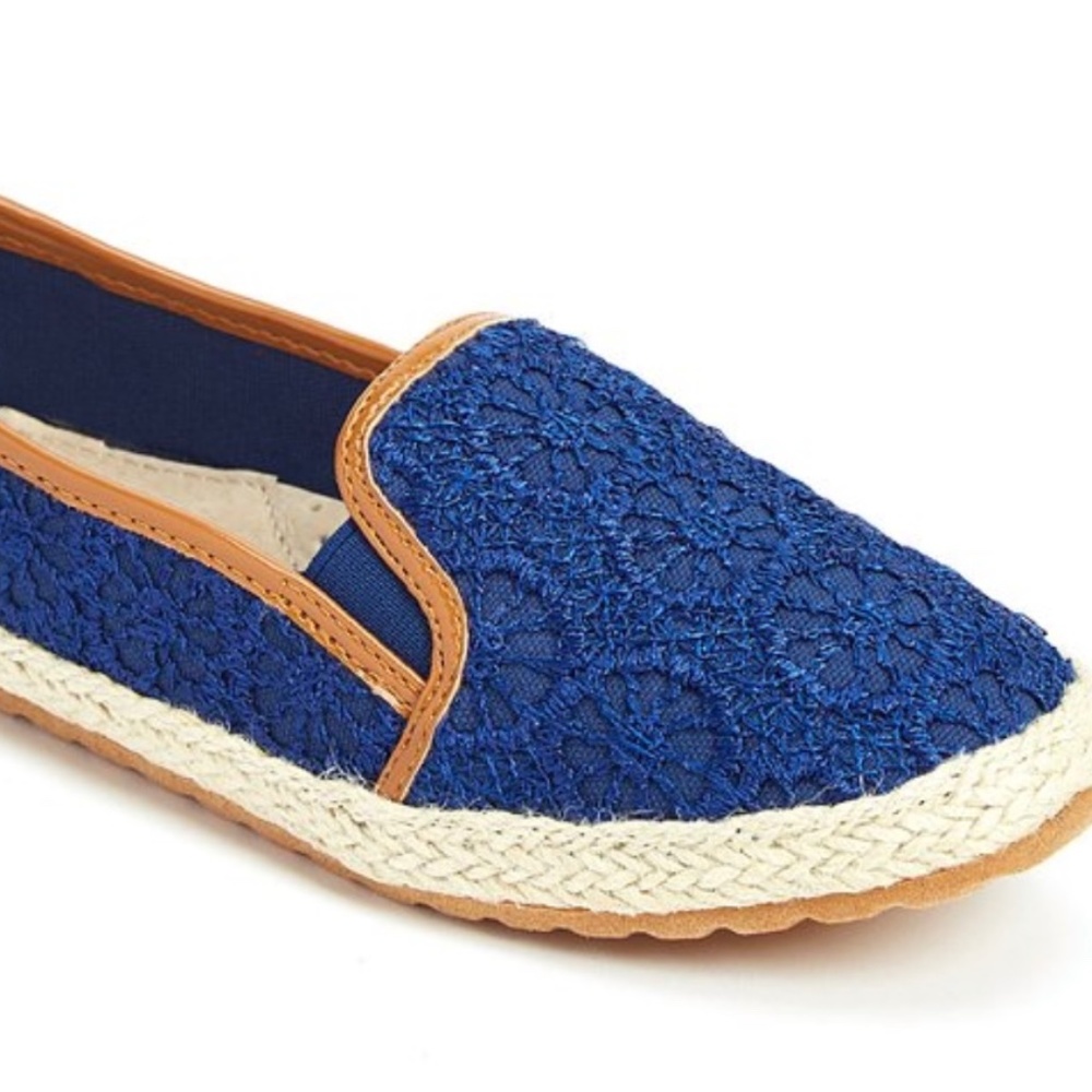 Lace flats